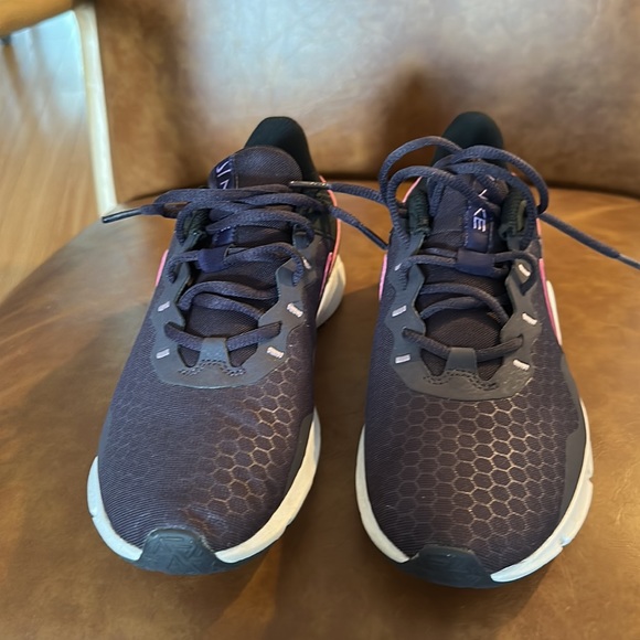 Women’s Nike shoes-dark purple - Picture 2 of 6